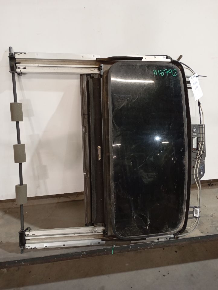 2013 Honda PILOT Roof Glass