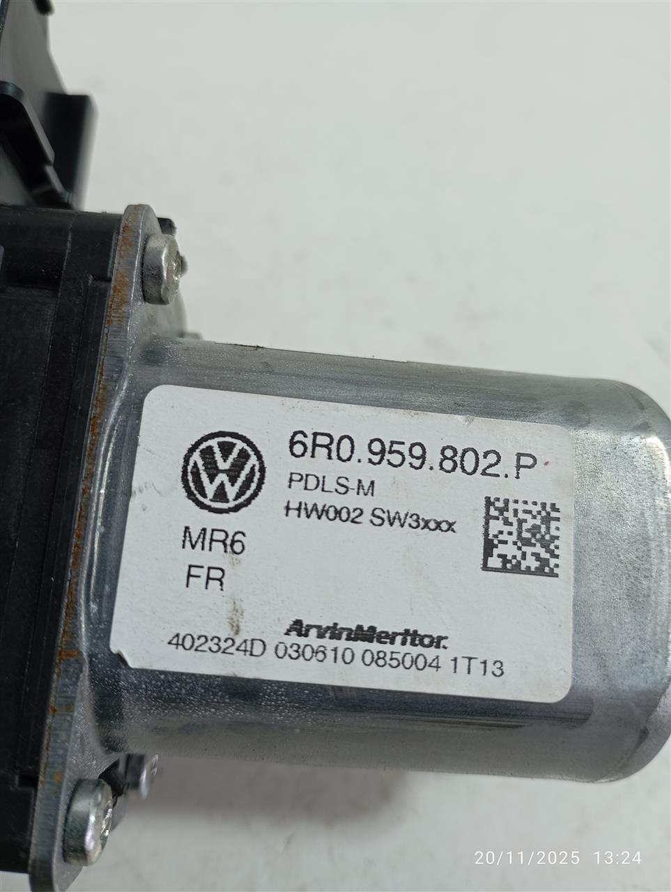 Part image 3
