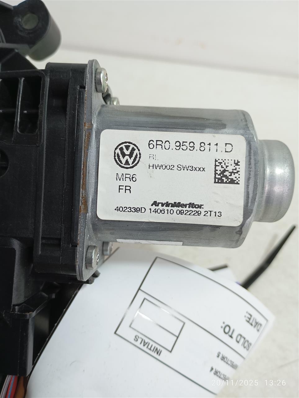 Part image 3