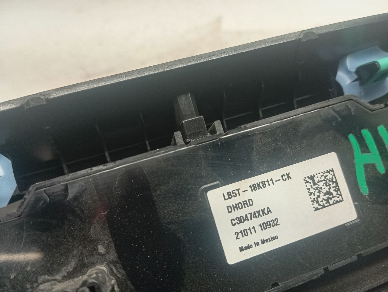 Part image 3