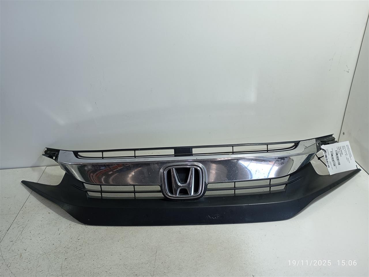 2016 Honda CIVIC Grille