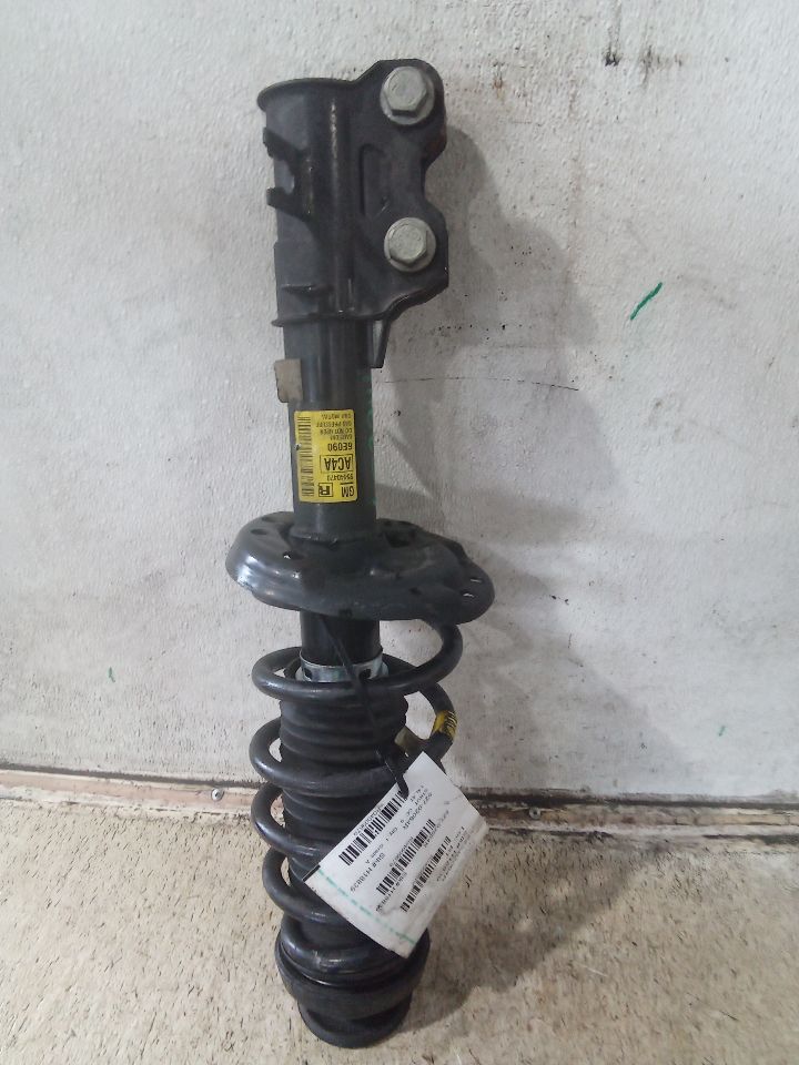 2016 General Motors TRAX Strut