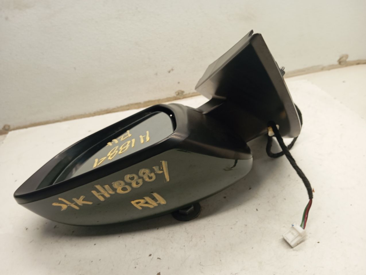 Part image 3