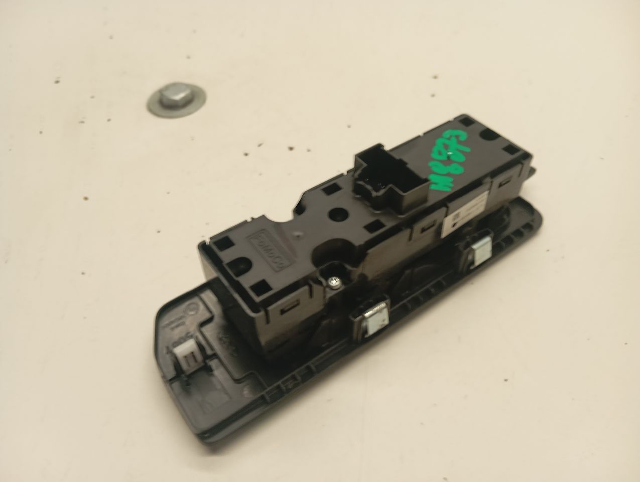 Used 2015 Ford FORD F150 PICKUP Front Door Switch - Stock #H18873
