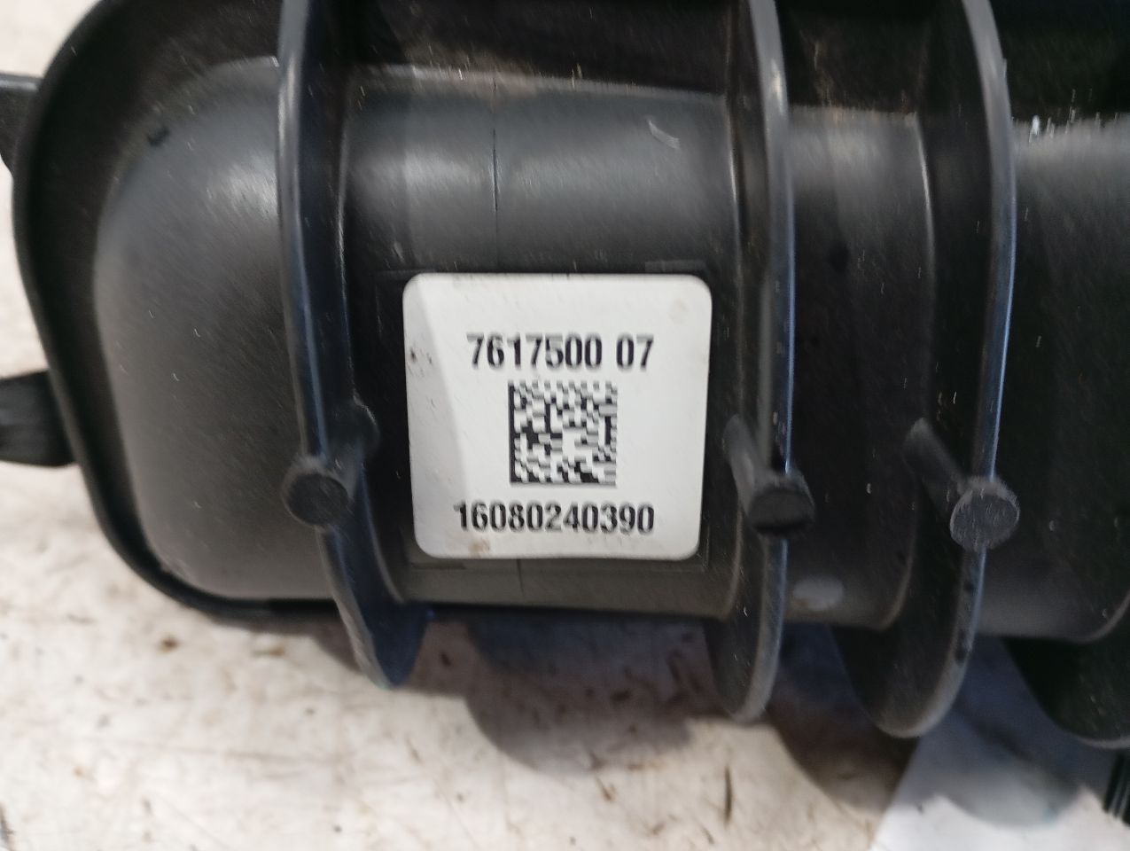 Part image 3