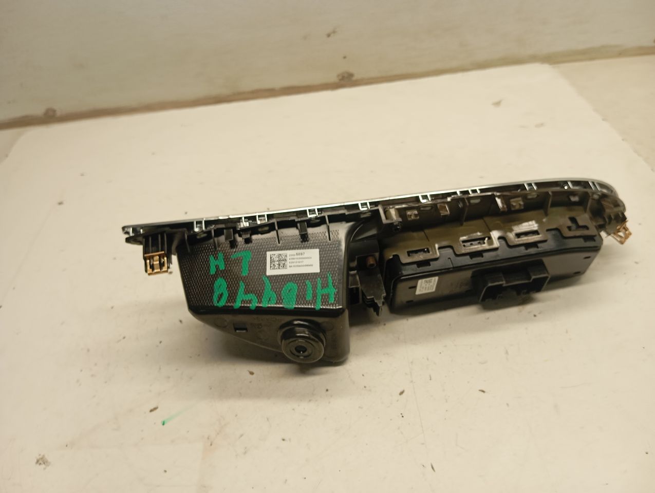 Used 2016 General Motors MALIBU Front Door Switch - Stock #H18948