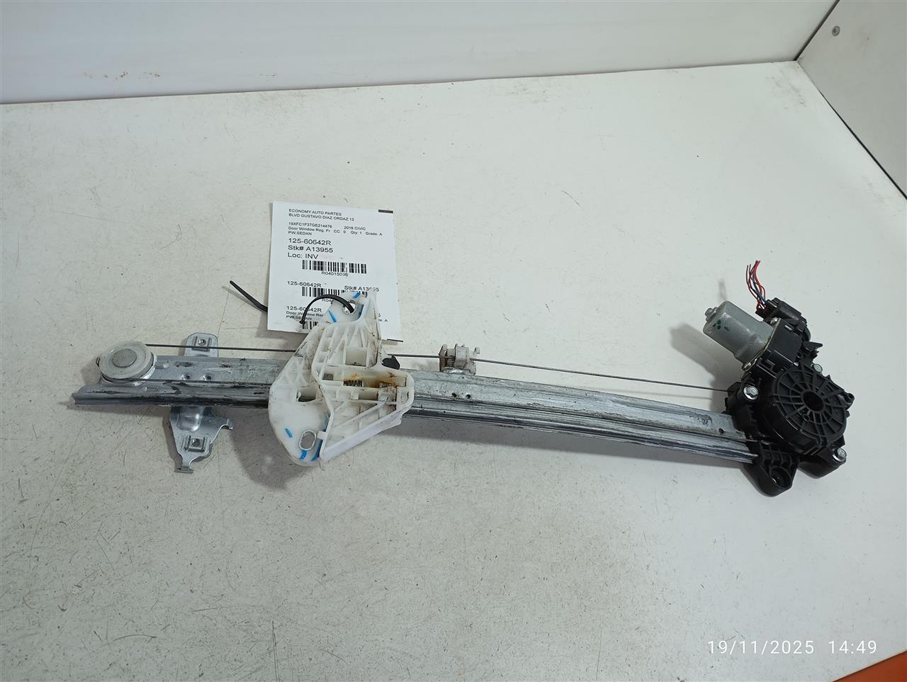 2016 Honda CIVIC Door Window Reg, Fr