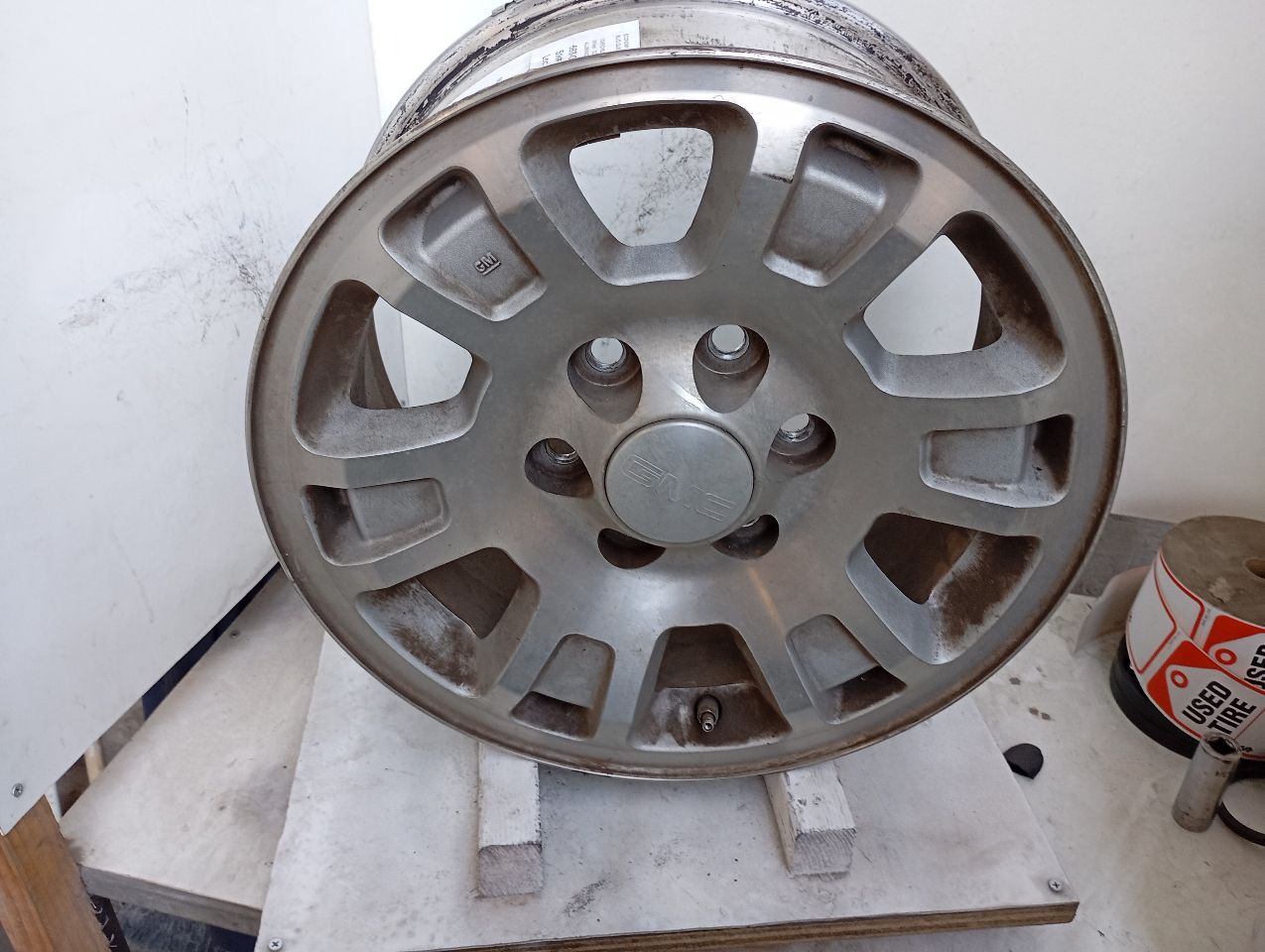 2007 General Motors YUKON Wheel