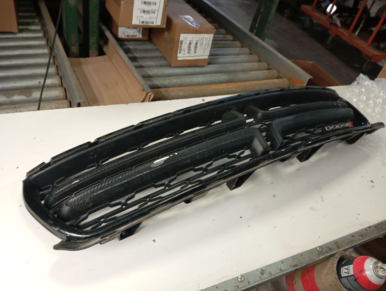 2016 Chrysler CHARGER Grille