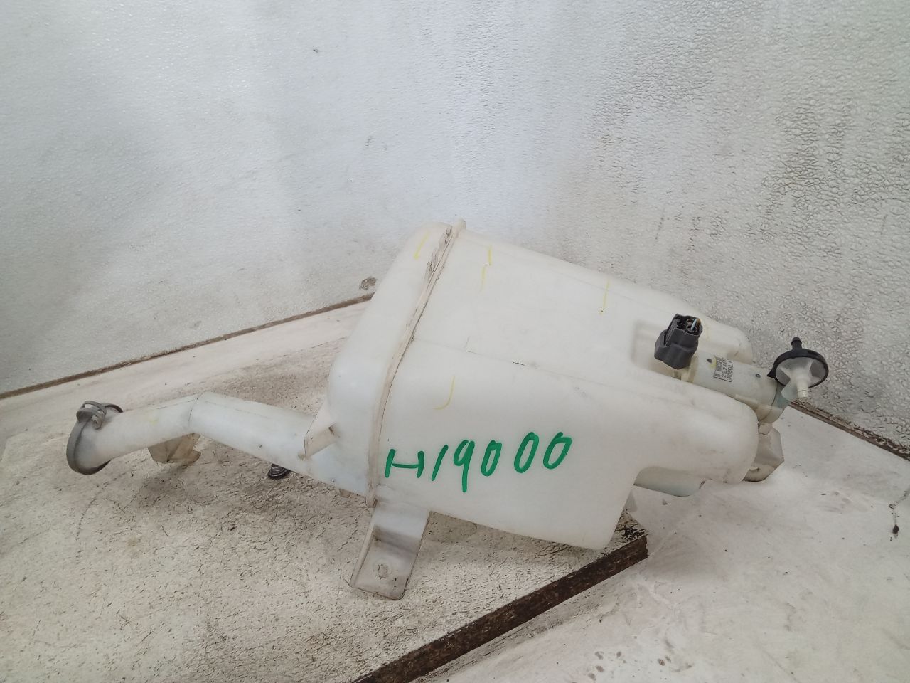 2015 Nissan VERSA Wash Reservoir Assy