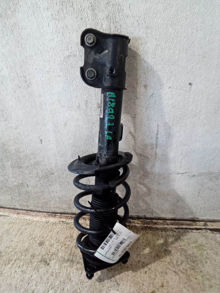 2017 Hyundai SANTA FE Strut