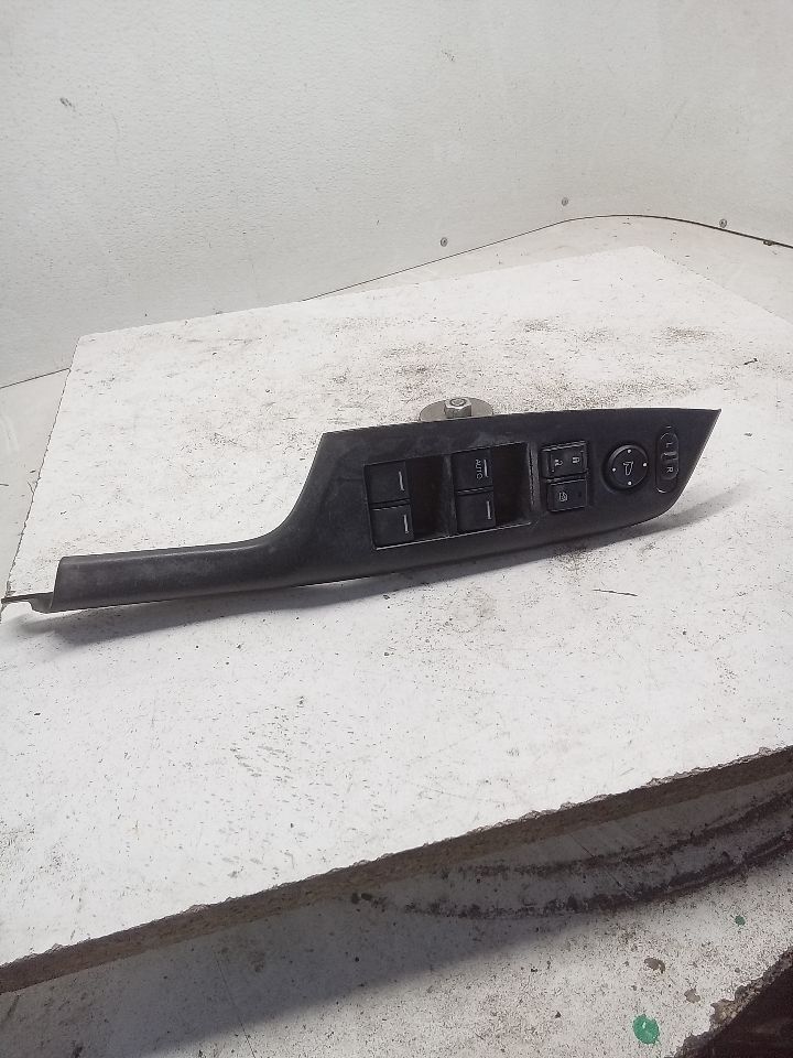 Used 2015 Honda CIVIC Front Door Switch - Stock #H19035