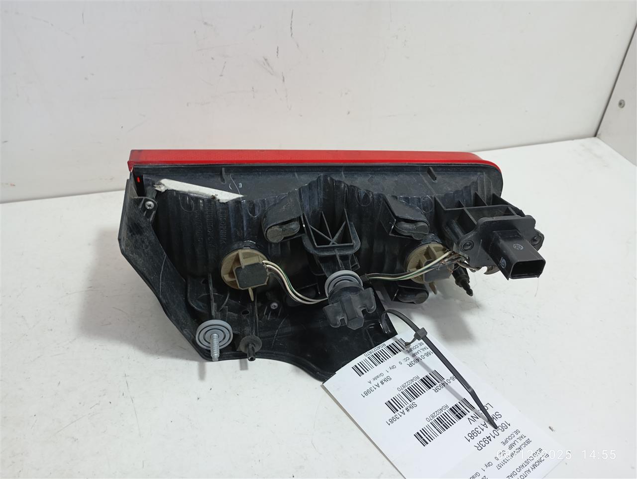 2010 Chrysler CHALLENGER Tail Lamp