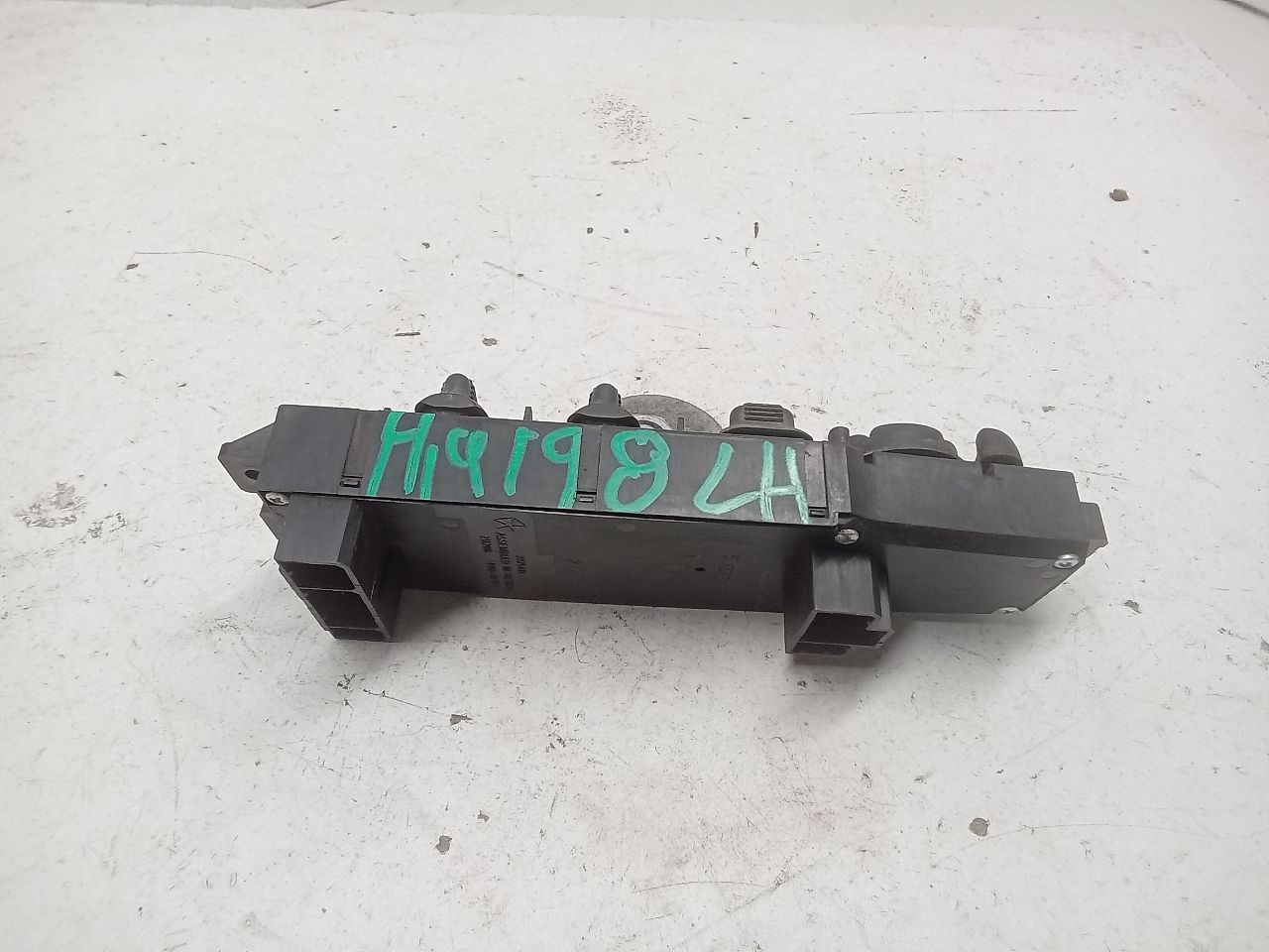 Used 2004 Chrysler DODGE 2500 PICKUP Front Door Switch - Stock #H19198