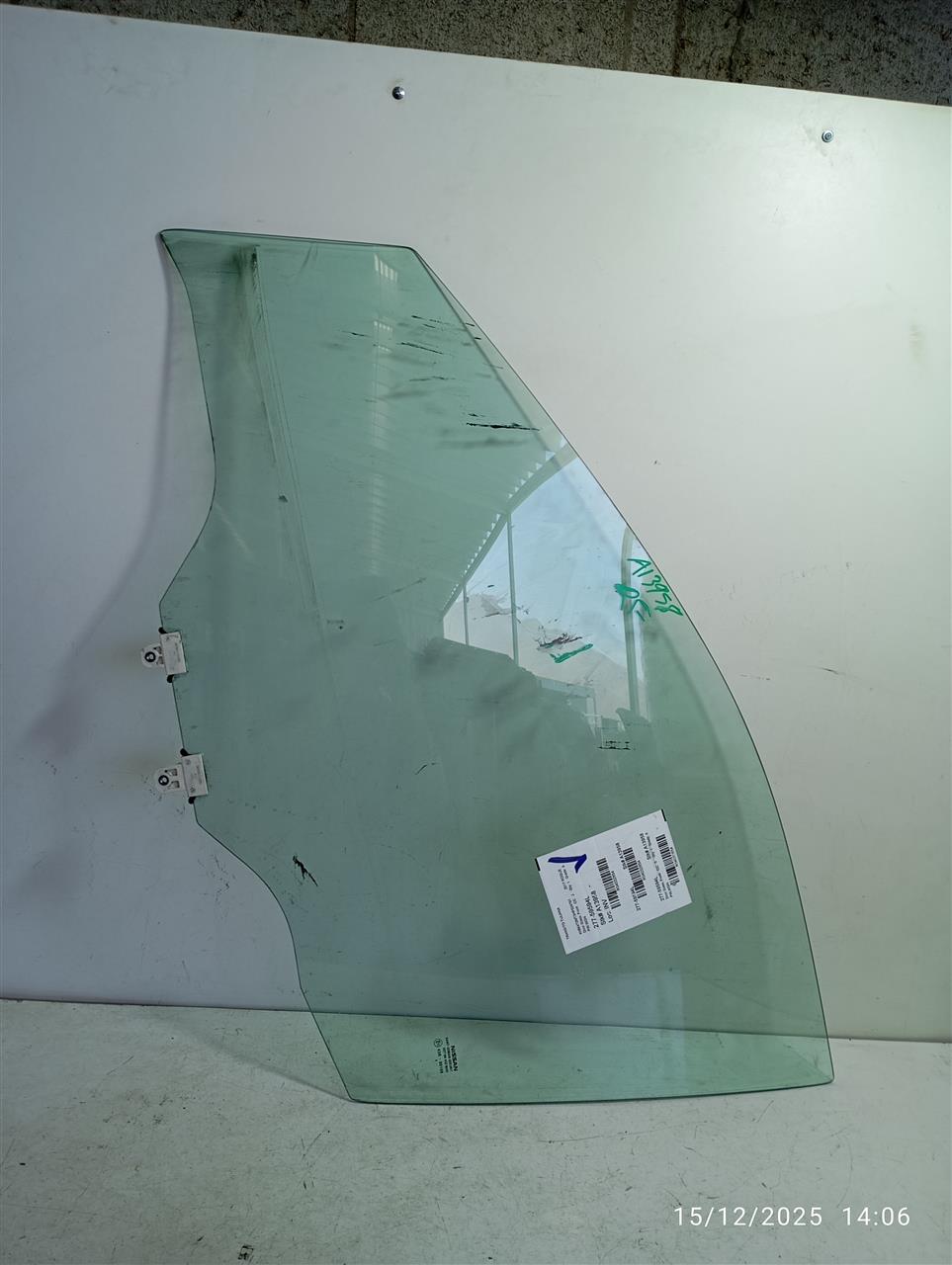 2017 Nissan ROGUE Door Glass, Front
