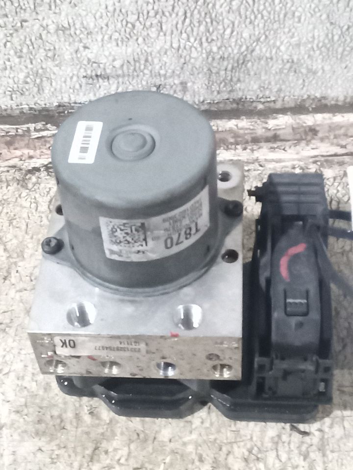 Used 2014 Kia OPTIMA w/o electric parking brake - Stock #H19328