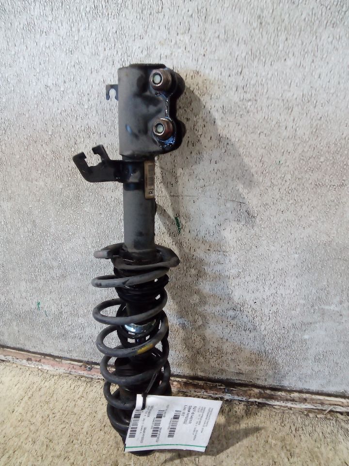 2015 Nissan VERSA Strut