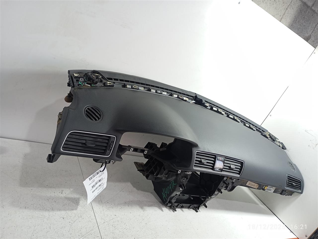Part image 1