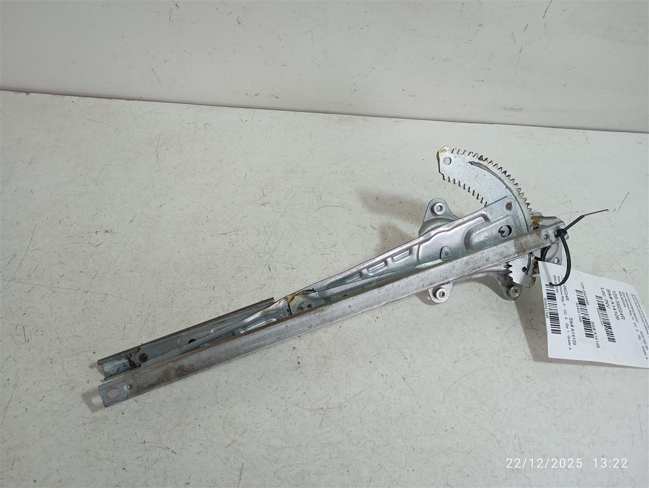 2016 Nissan VERSA Door Window Reg, Fr