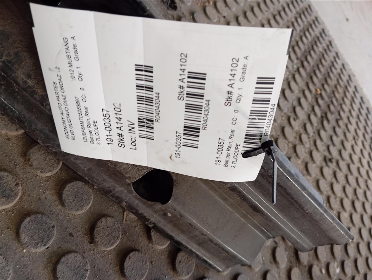 2012 Ford MUSTANG Bumper Rein, Rear