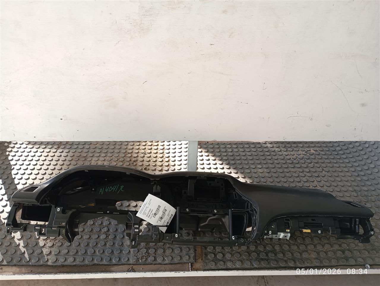 Part image 3