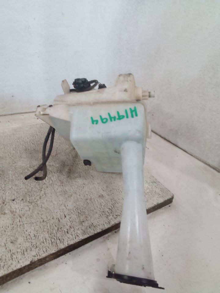 2017 Toyota SIENNA Wash Reservoir Assy