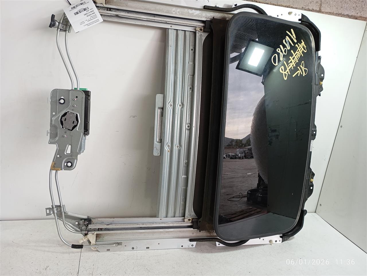 2011 Honda CR-V Roof Glass