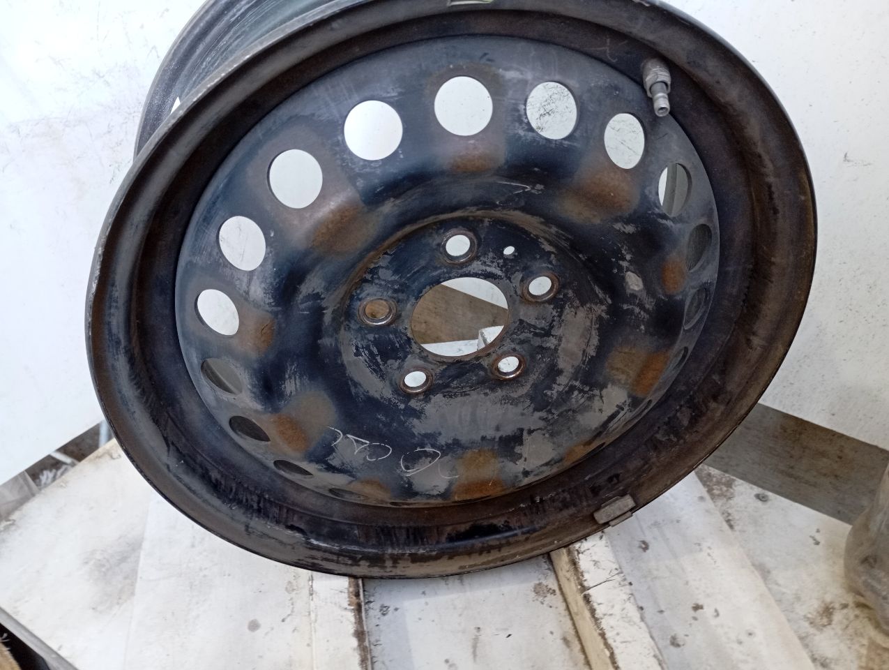 2015 Nissan SENTRA Wheel