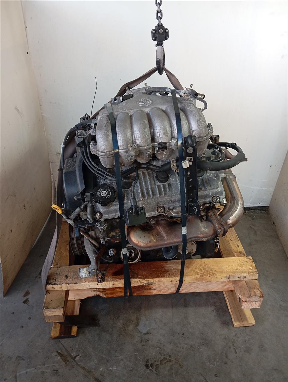 2000 Toyota 4 RUNNER Engine Assembly
