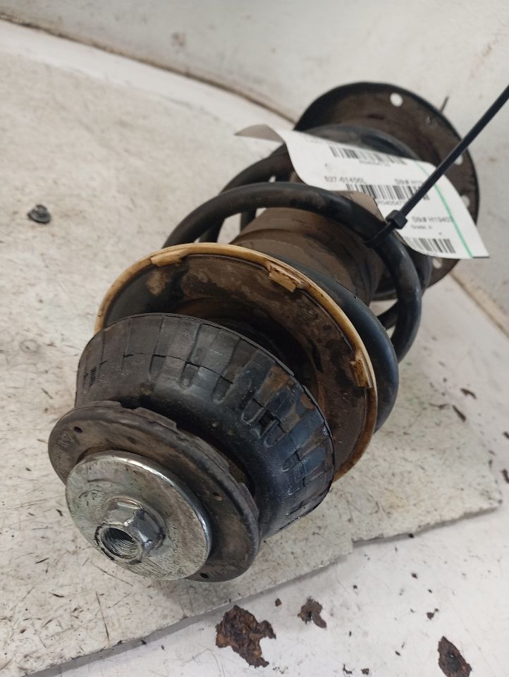 2017 Honda FIT Strut