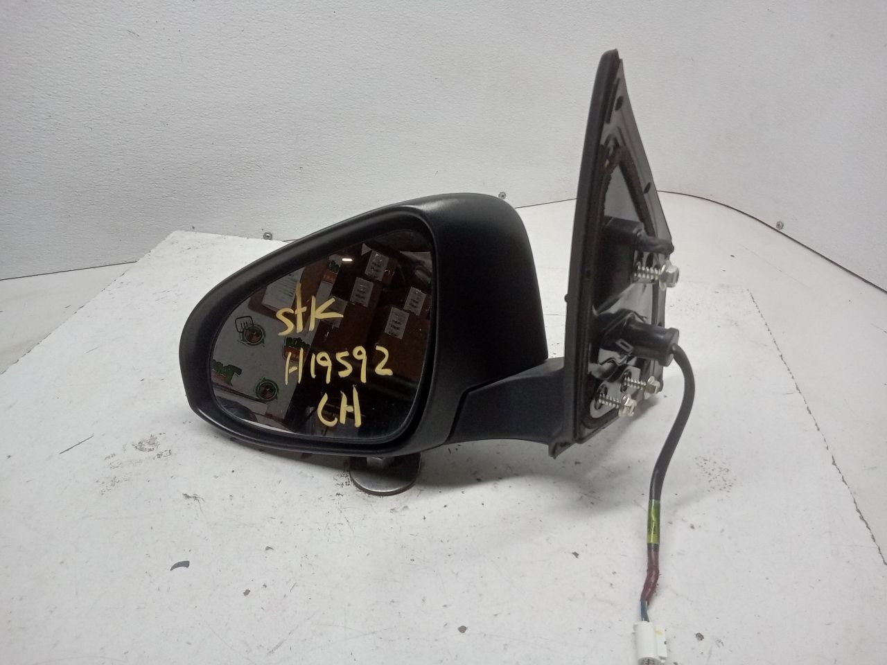 Used 2018 Toyota COROLLA w/o turn signal - Stock #H19592