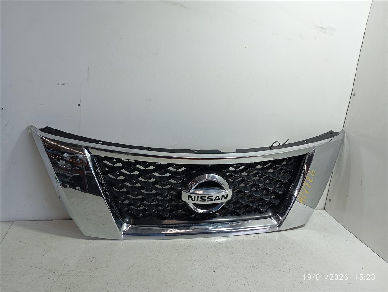 2014 Nissan PATHFINDER Grille
