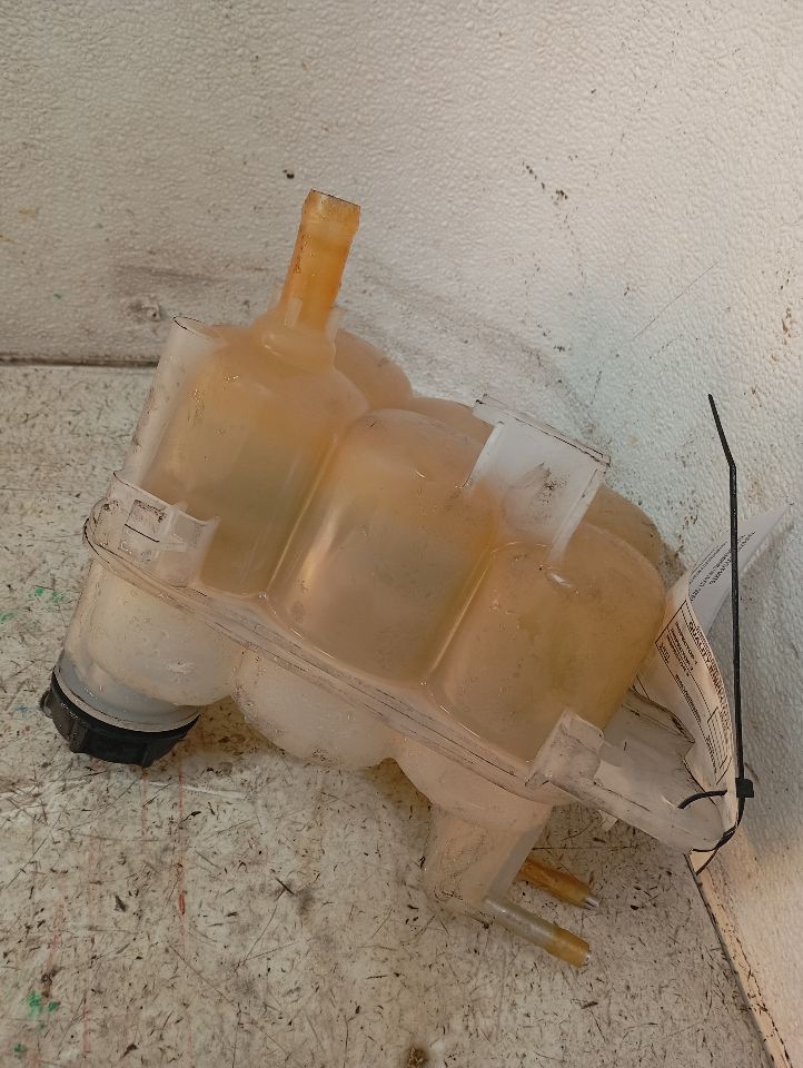 2021 Ford EXPLORER Coolant Reservoir