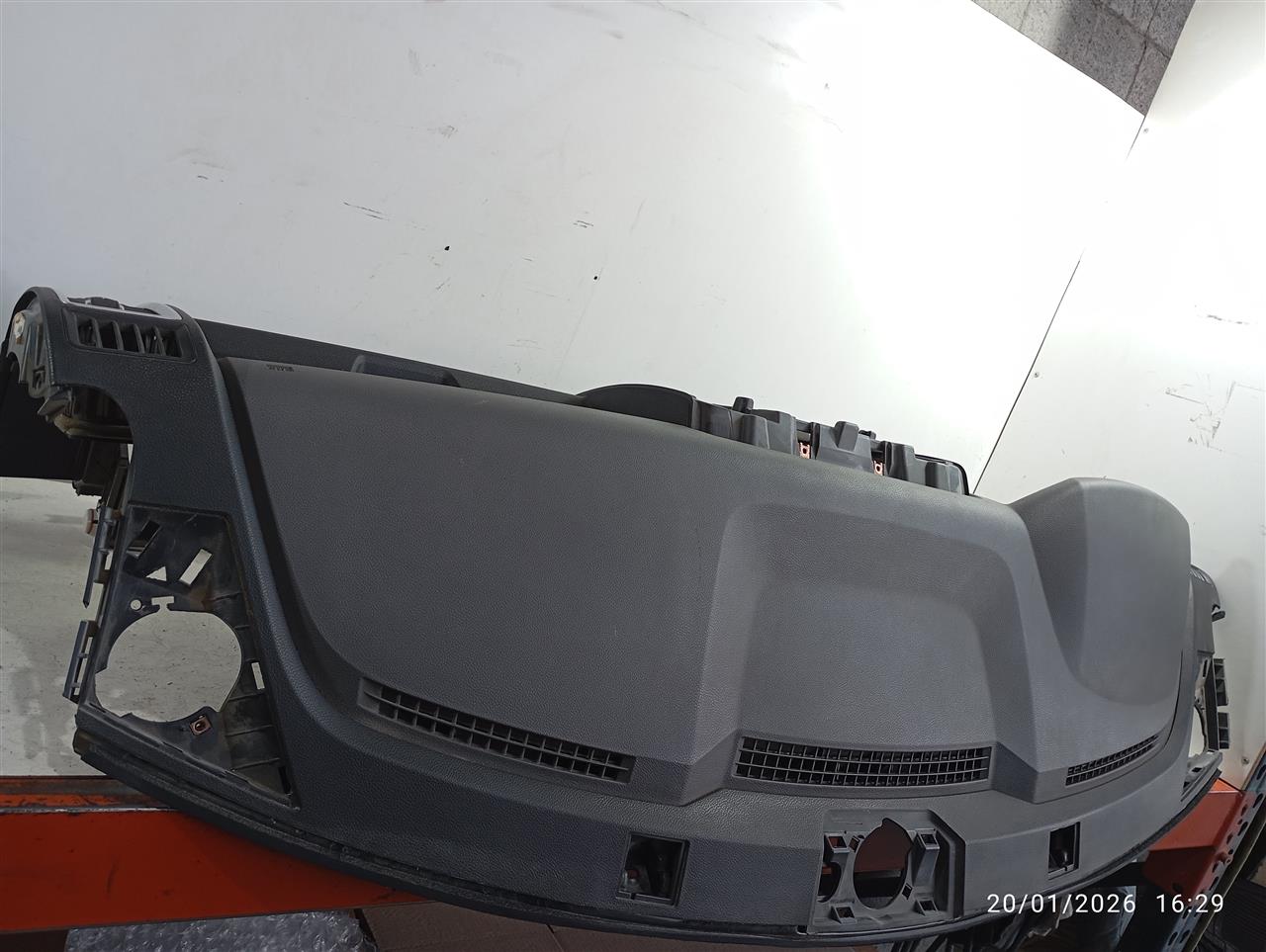 Part image 4