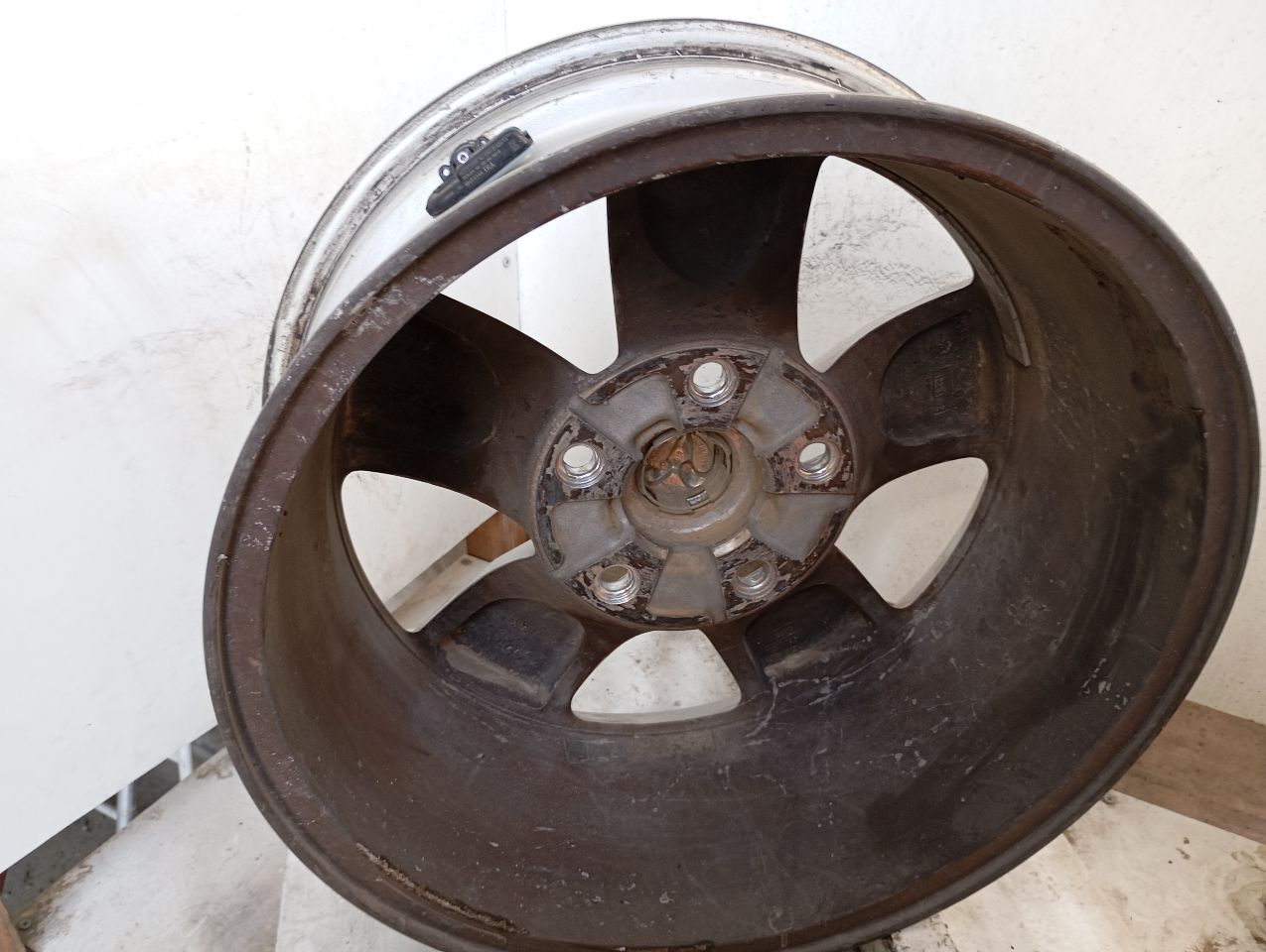 Part image 3