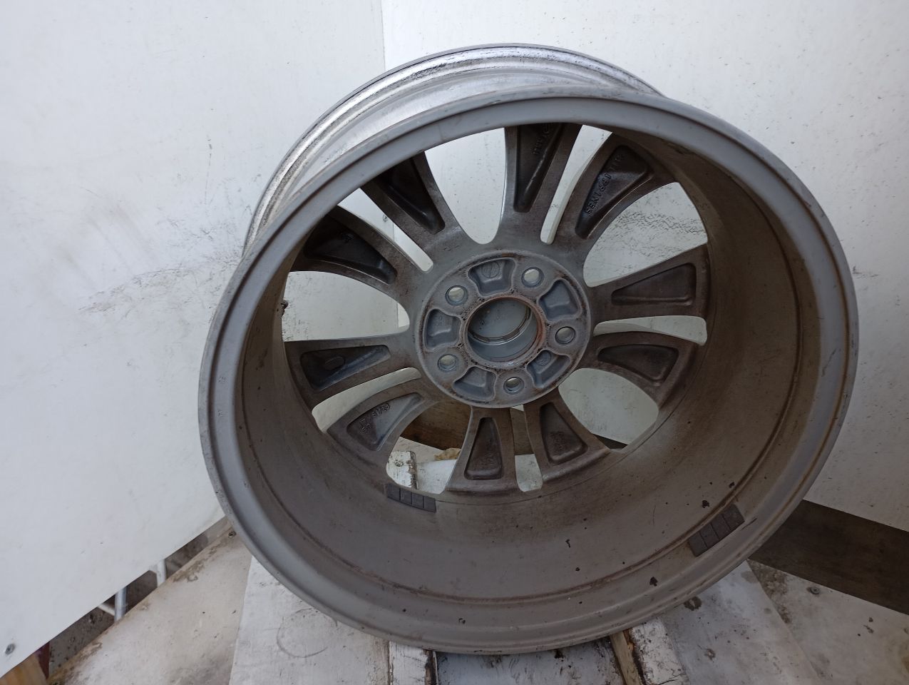 Part image 3
