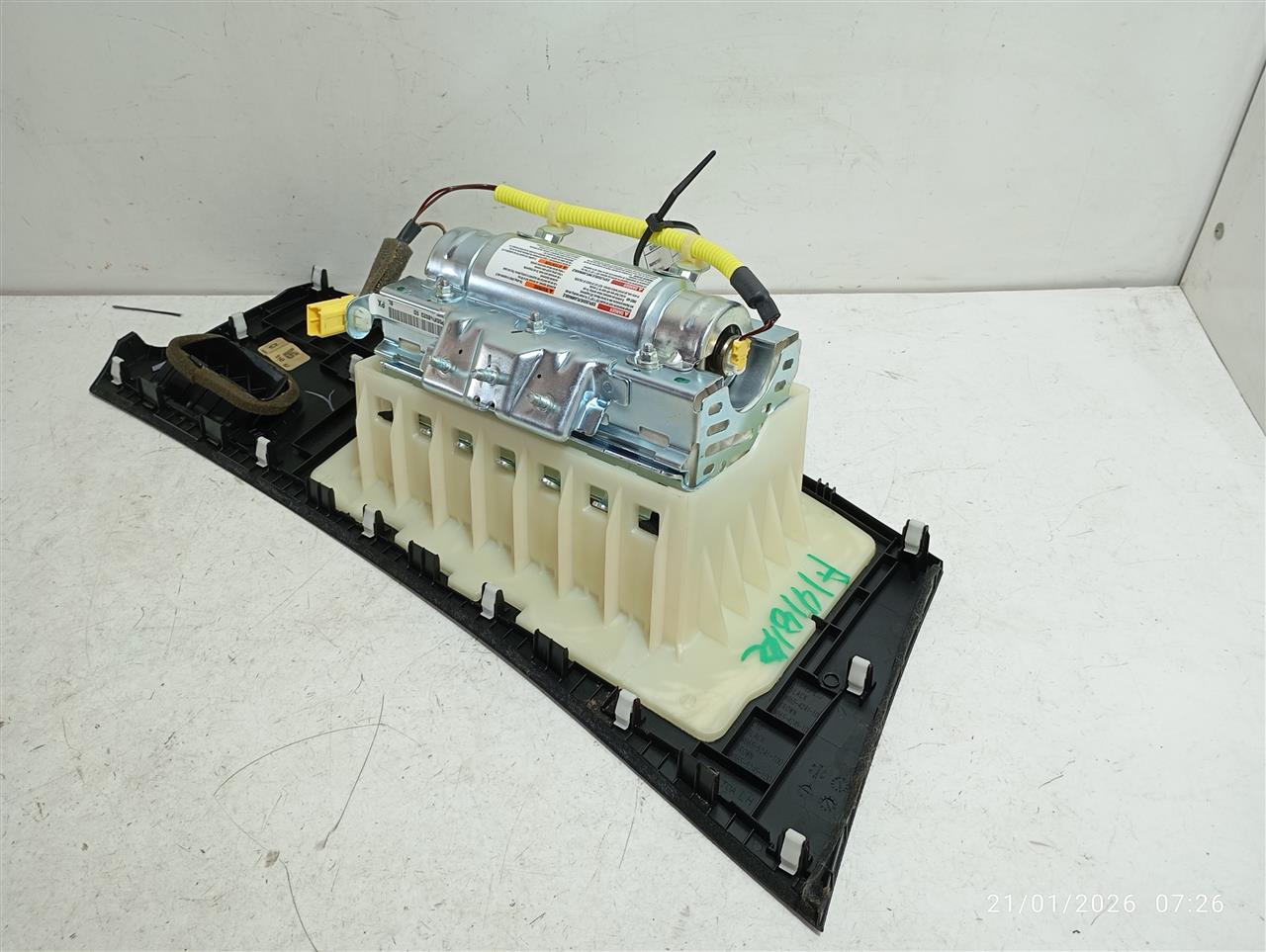 Part image 3