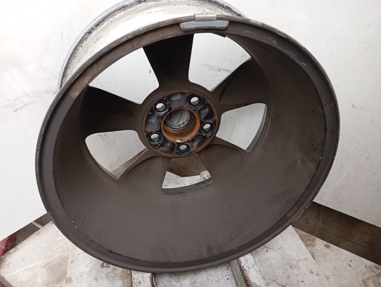Part image 3