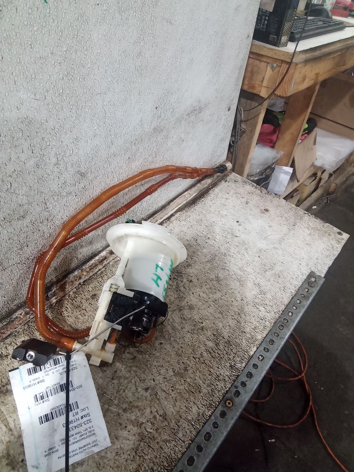 2009 Mercedes-Benz MERCEDES C-CLASS Fuel Pump