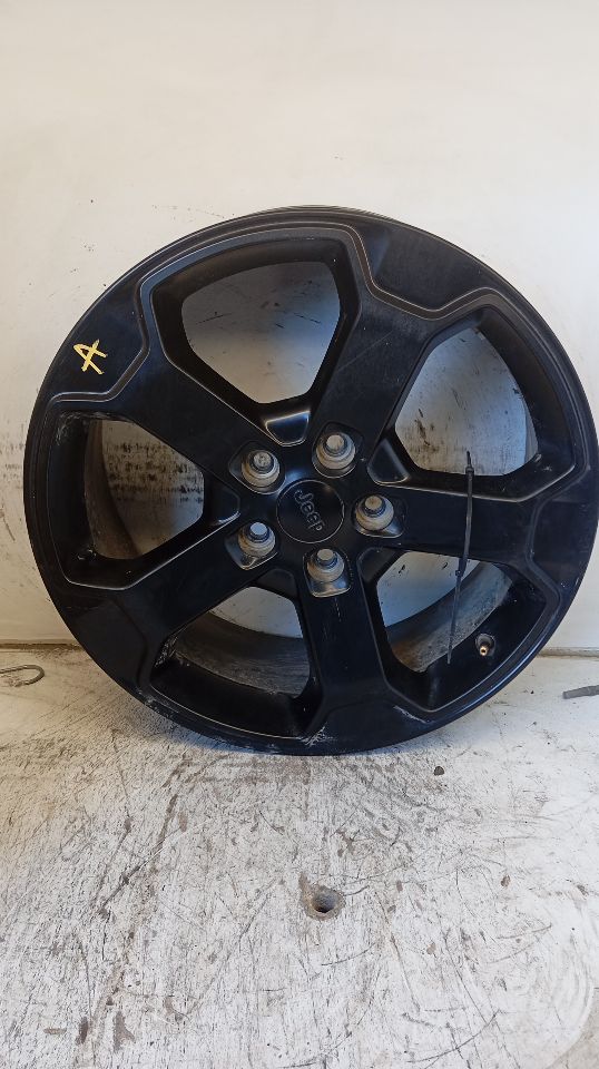 2021 Jeep GRAND CHEROKEE Wheel