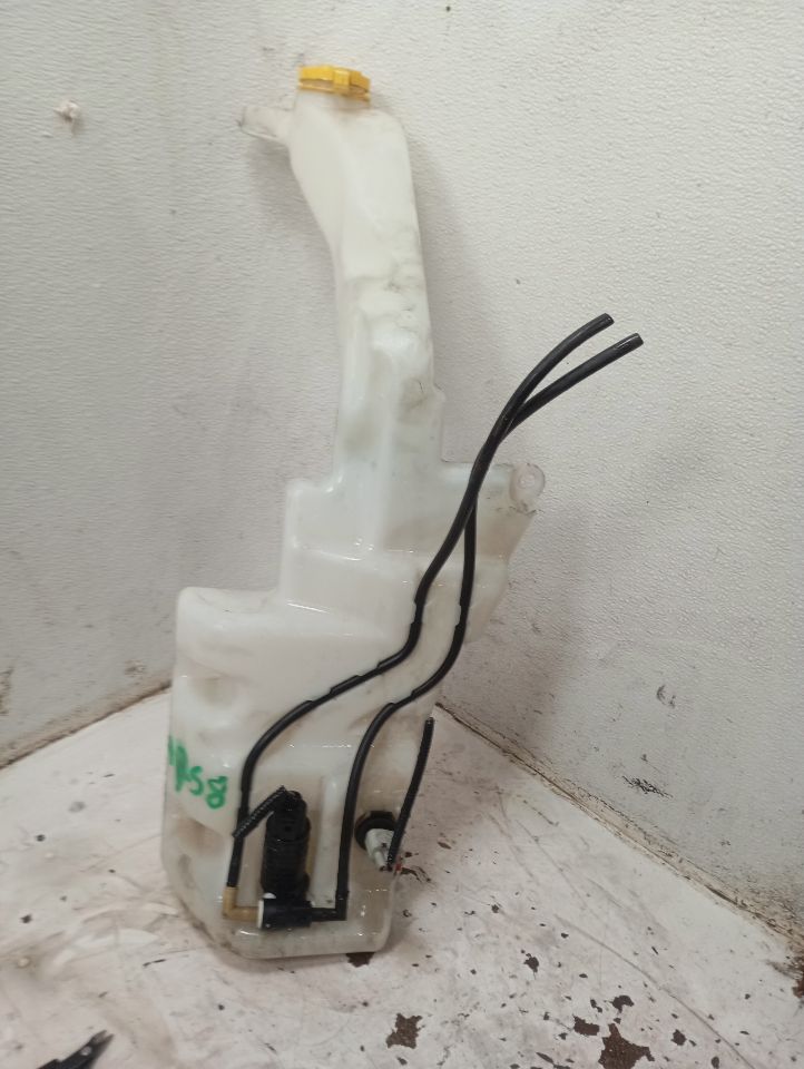 2016 Jeep CHEROKEE Wash Reservoir Assy