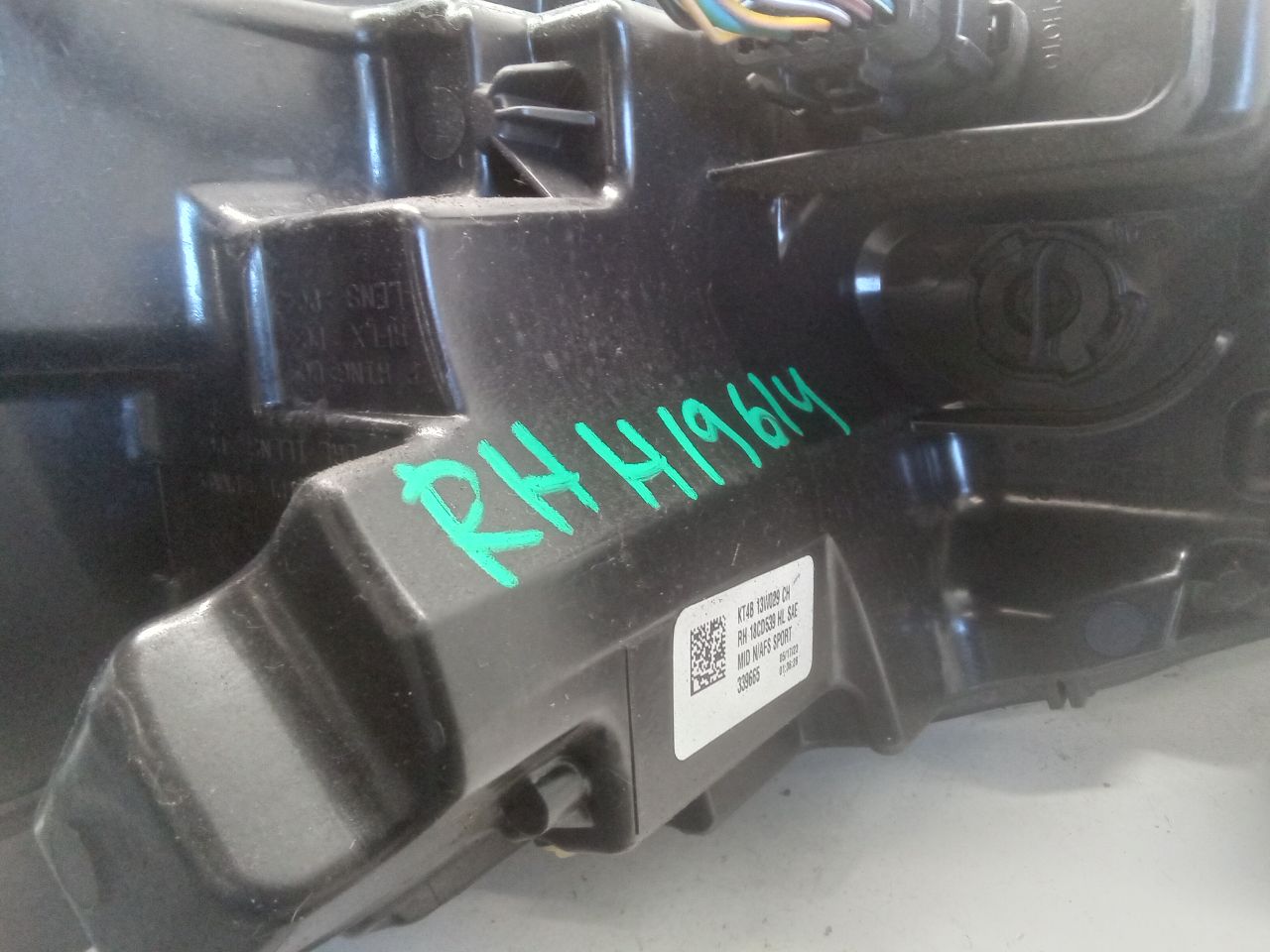 Part image 10