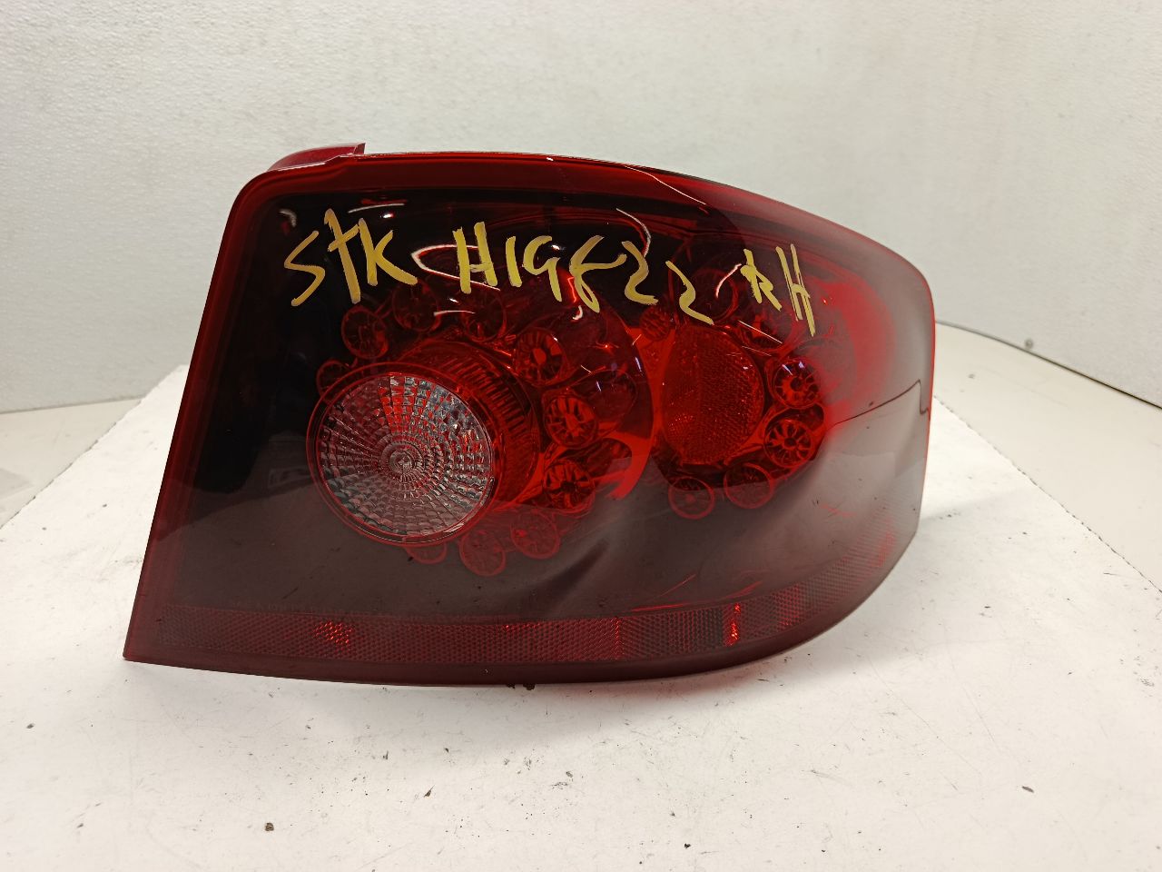 2014 Chrysler AVENGER Tail Lamp