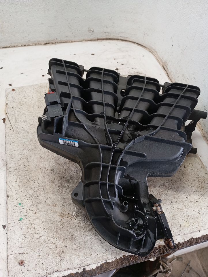 2014 Chrysler AVENGER Intake Manifold