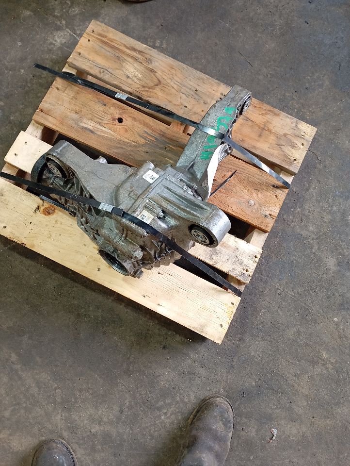 2016 GRAND CHEROKEE Jeep Carrier Assembly