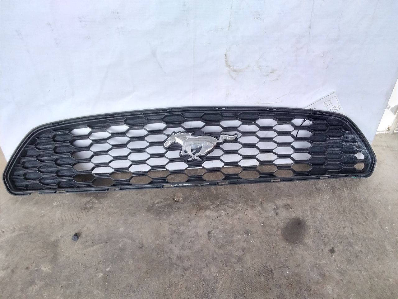 2015 Ford MUSTANG Grille