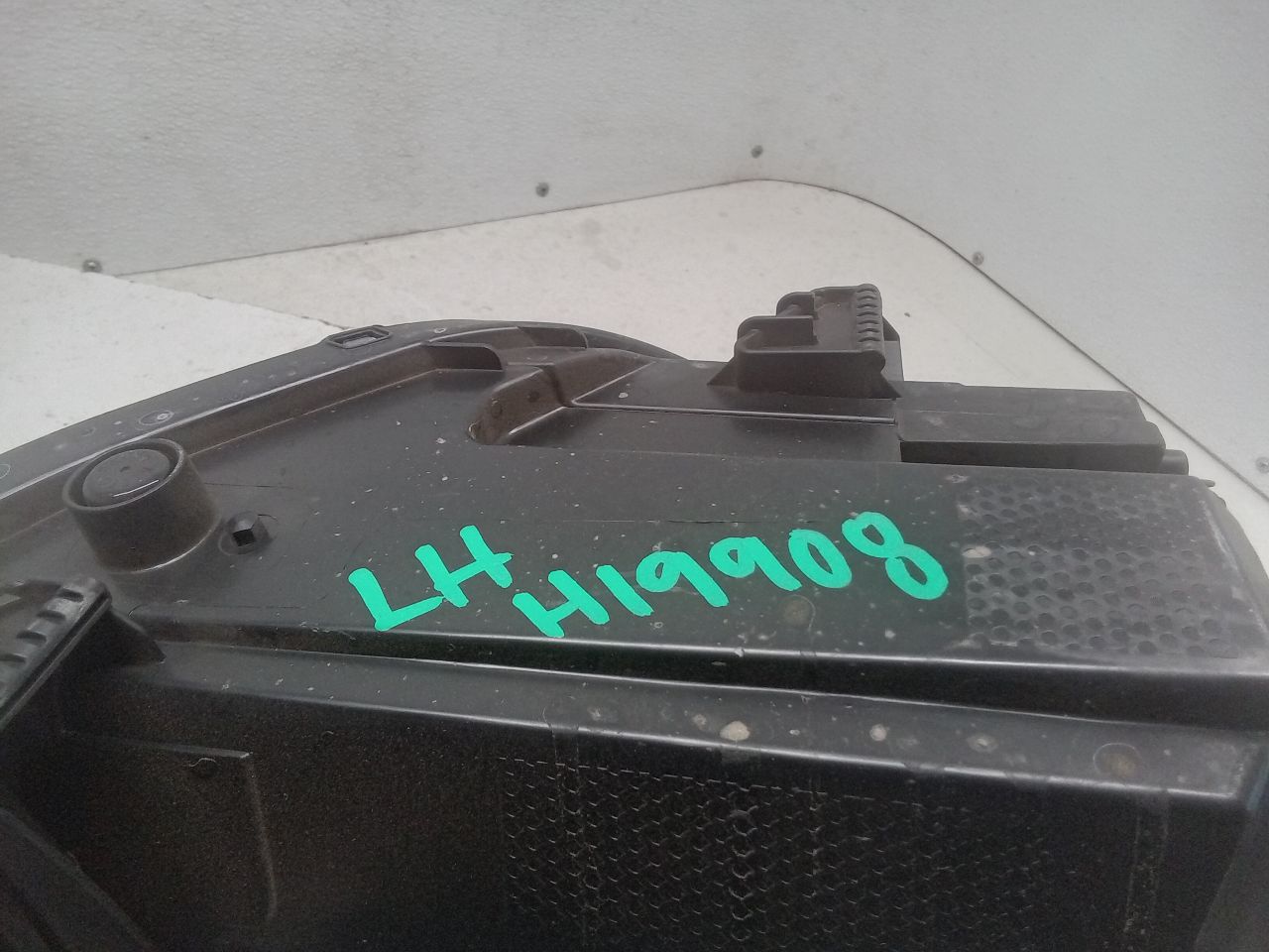 Part image 9