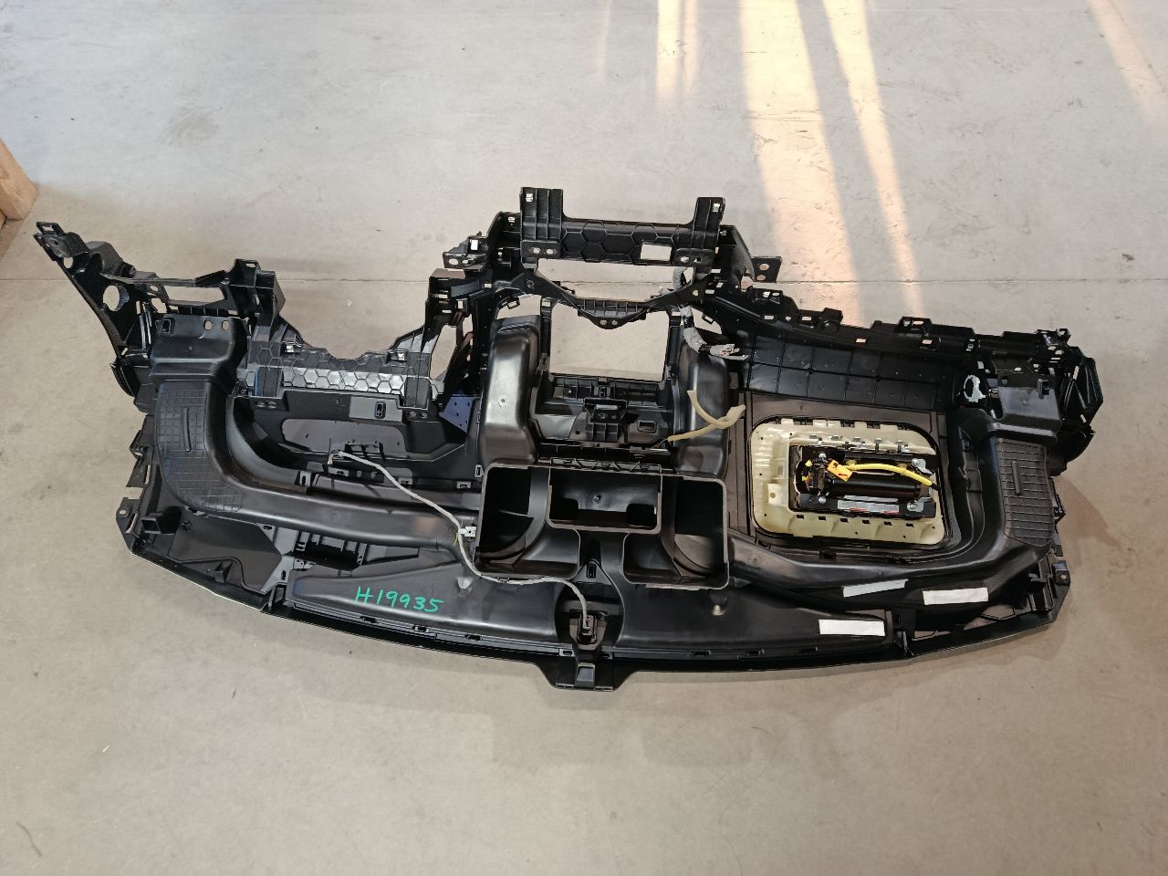 Part image 3