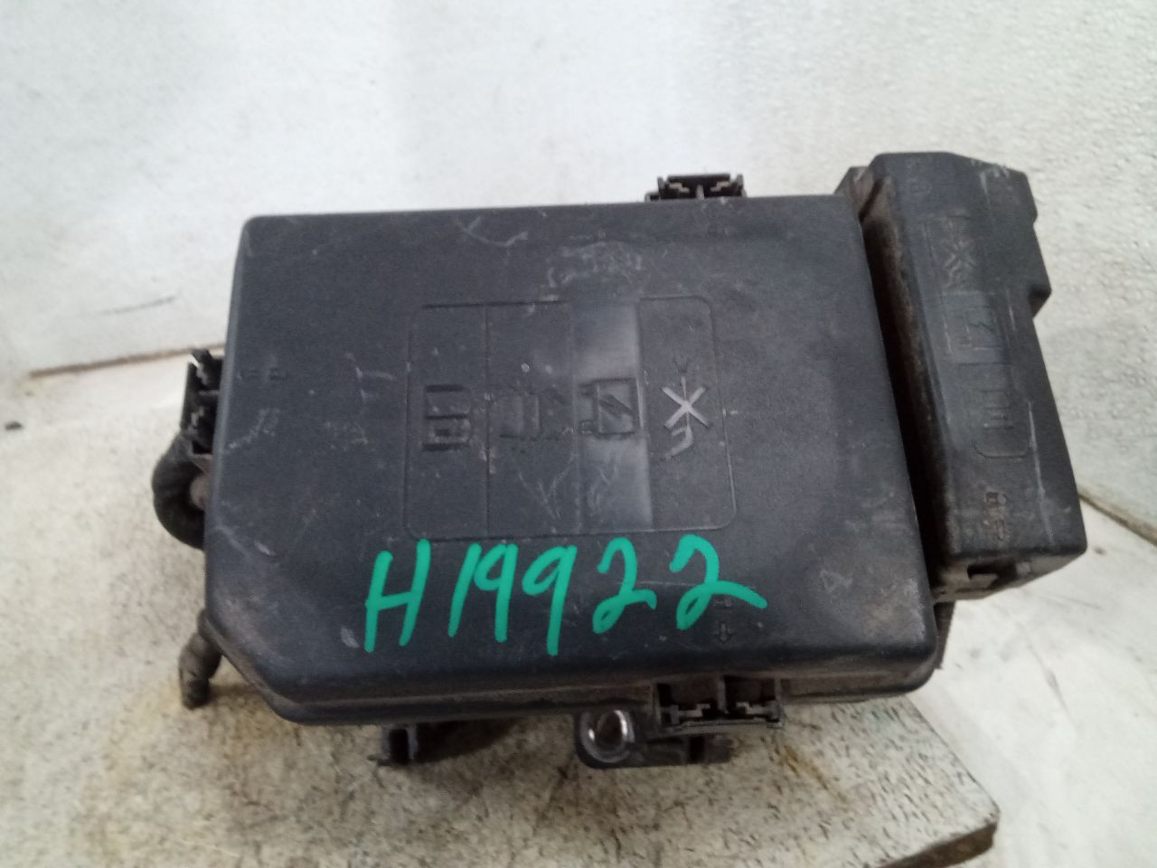2021 General Motors TERRAIN Fuse Box, Engine