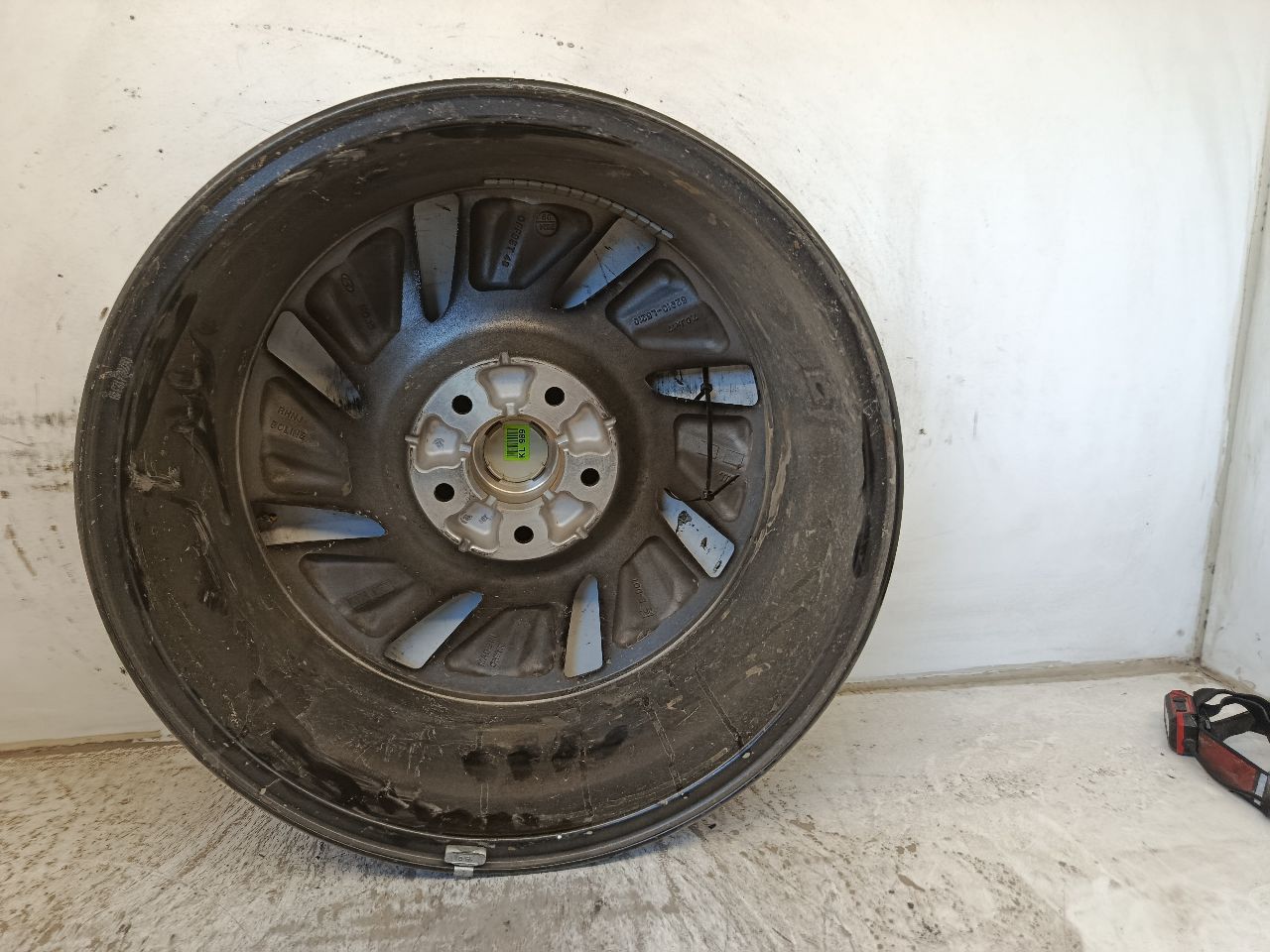 Part image 1